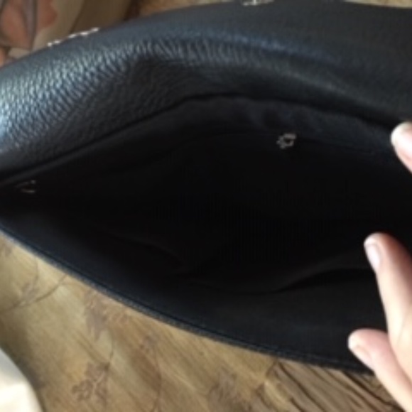 BEAUTIFUL LEOPARD AND BLACK CLUTCH EXCELLENT CONDITION - Picture 6 of 6